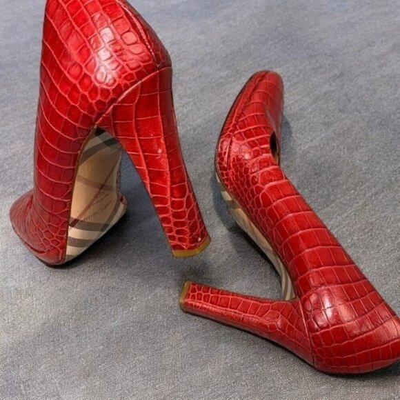Burberry Croc Embossed Platform Pumps 4" Heel Dark Carmine Red, Size 39.5/9.5 - Picture 9 of 13